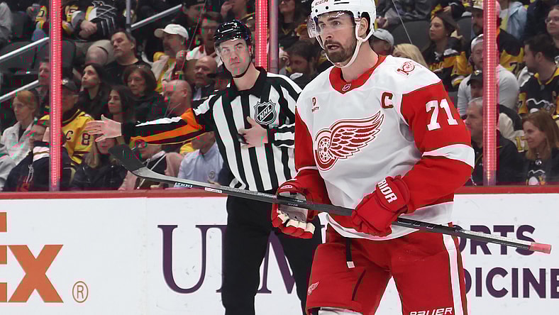 NHL: Detroit Red Wings at Pittsburgh Penguins