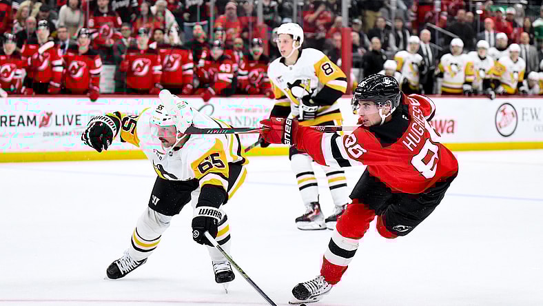 NHL: Pittsburgh Penguins at New Jersey Devils