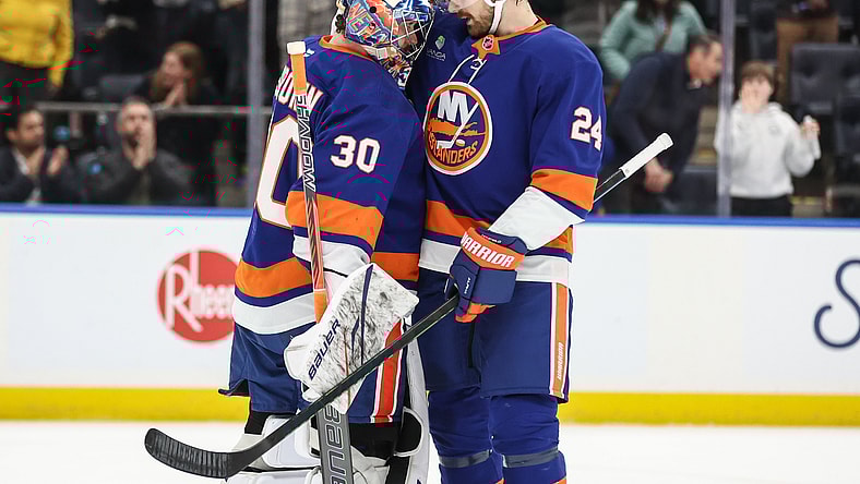 NHL: Toronto Maple Leafs at New York Islanders