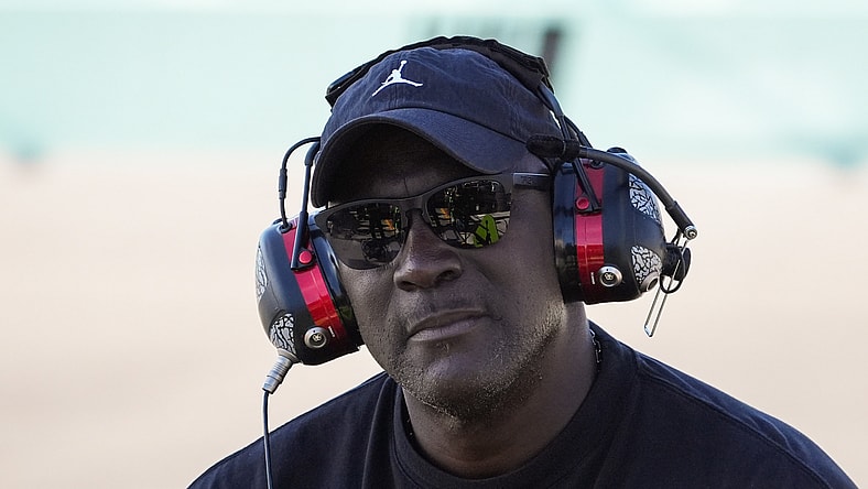 NASCAR: Straight Talk Wireless 400