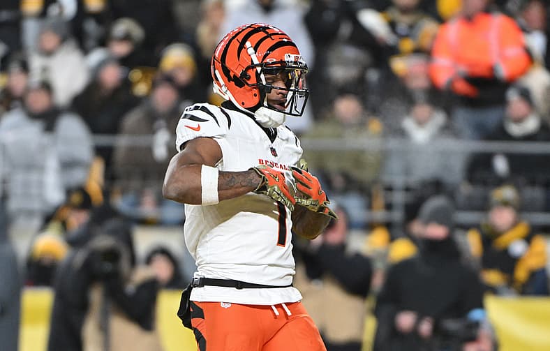 Highest paid NFL players 2025, highest paid non-quarterbacks in NFL