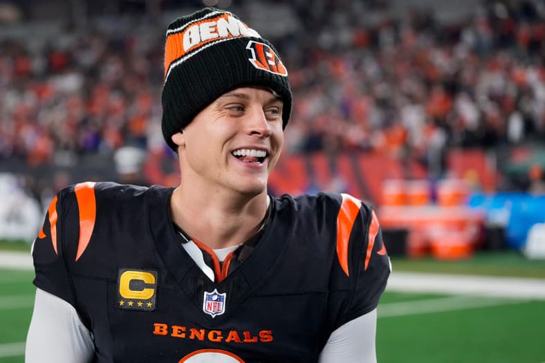 Highest paid NFL players, highest paid NFL quarterbacks