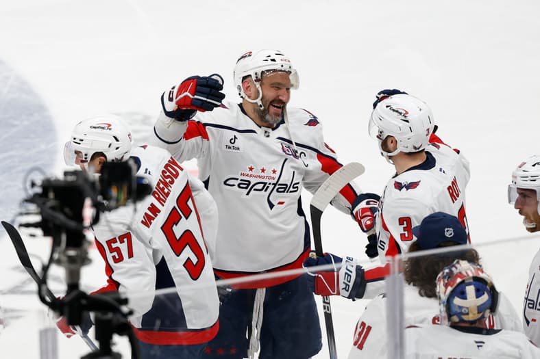 NHL: Washington Capitals at New York Islanders