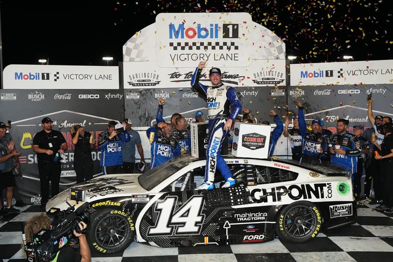 NASCAR: Cook Out Southern 500