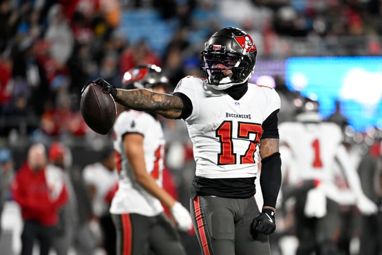 NFL: Tampa Bay Buccaneers at Carolina Panthers