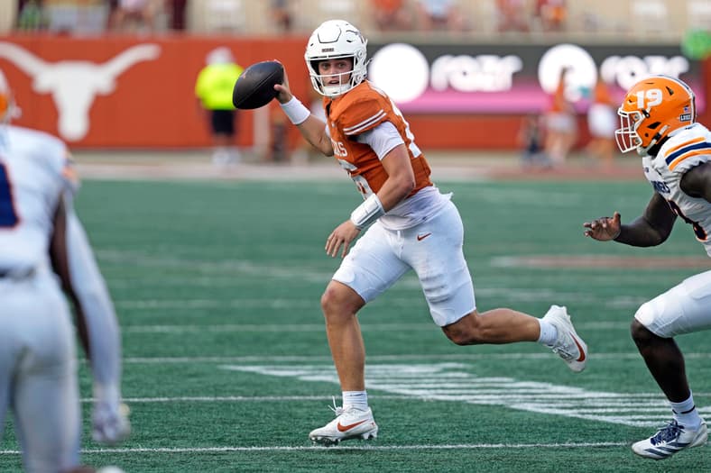 Texas Longhorns quarterback Arch Manning