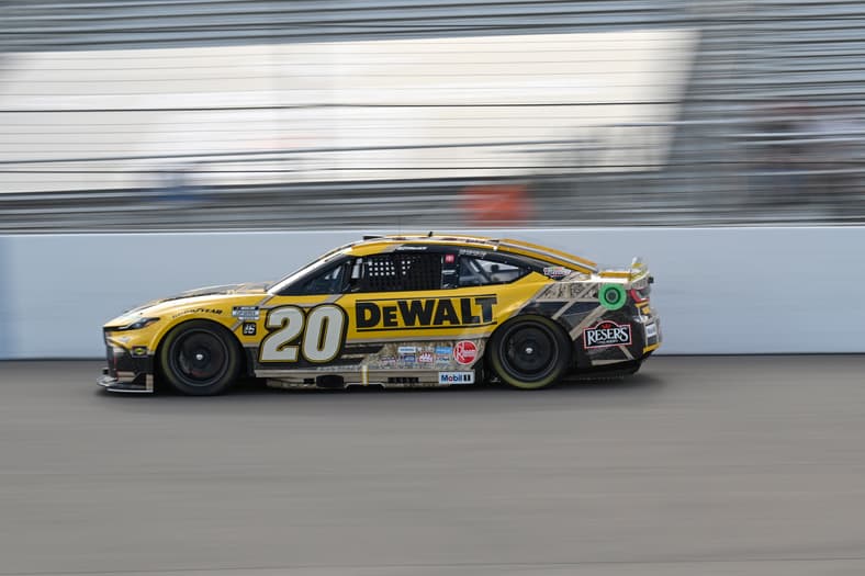 NASCAR race today