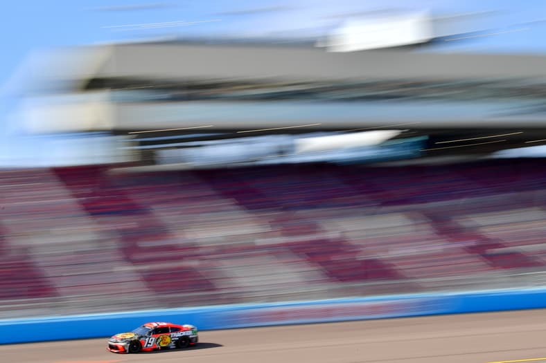 NASCAR Race Today, Straight Talk Wireless 500-Practice and Qualifying