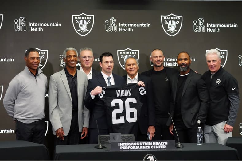 las vegas raiders coaching staff klint kubiak