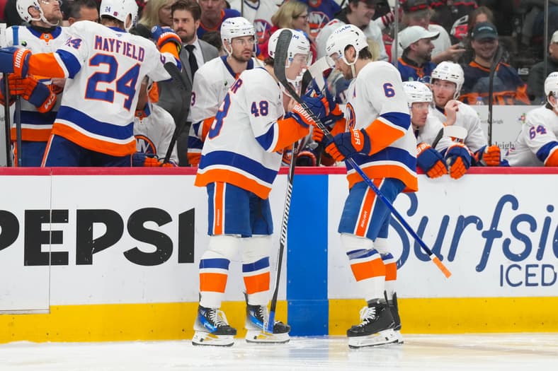 NHL: New York Islanders at Carolina Hurricanes