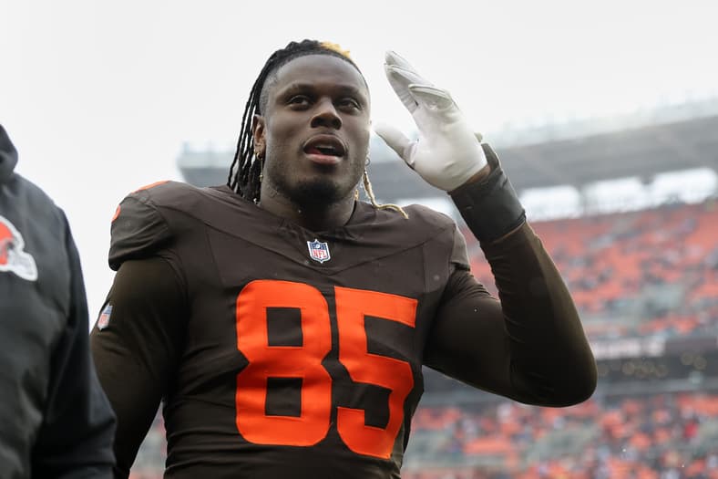 NFL: Tennessee Titans at Cleveland Browns