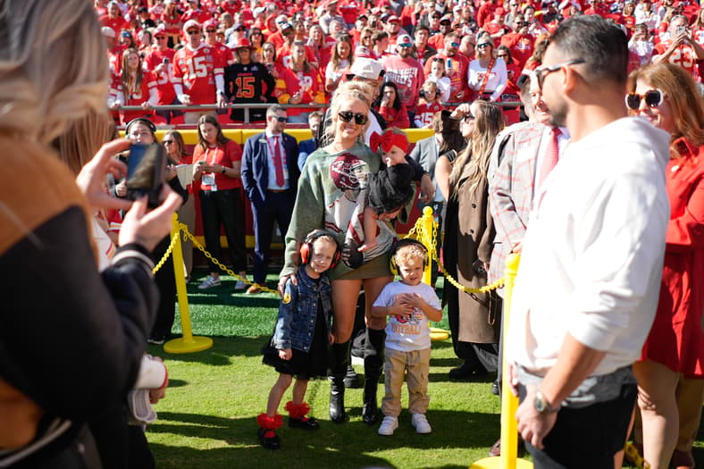 NFL: Las Vegas Raiders at Kansas City Chiefs