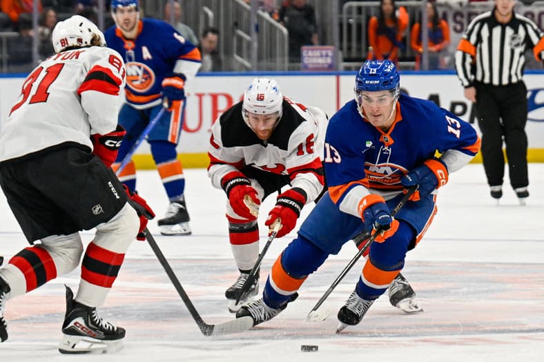 NHL: New Jersey Devils at New York Islanders