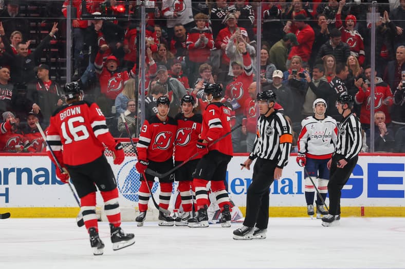 NHL: Washington Capitals at New Jersey Devils