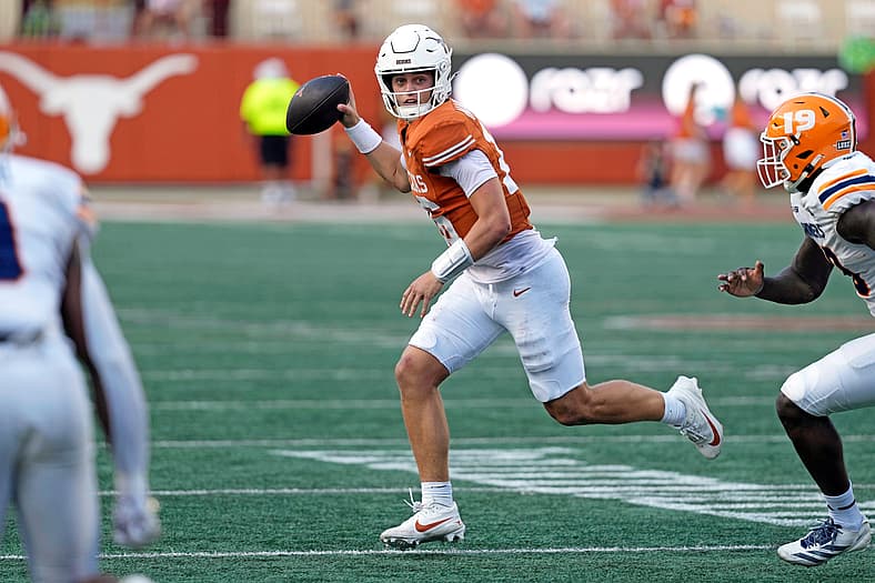Texas Longhorns quarterback Arch Manning