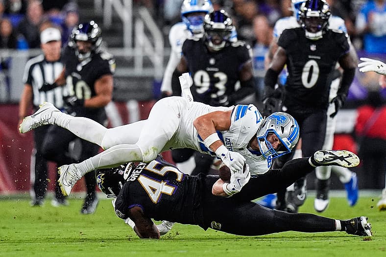 Baltimore Ravens linebacker Mike Green