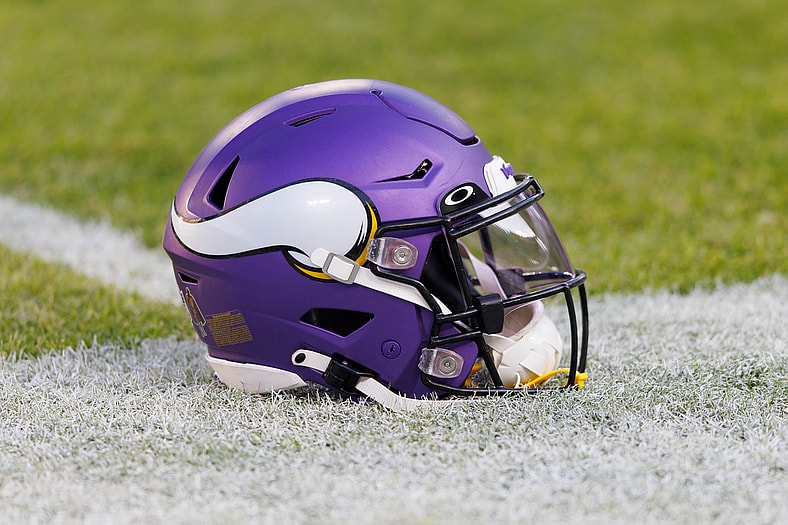 NFL: Minnesota Vikings at Green Bay Packers