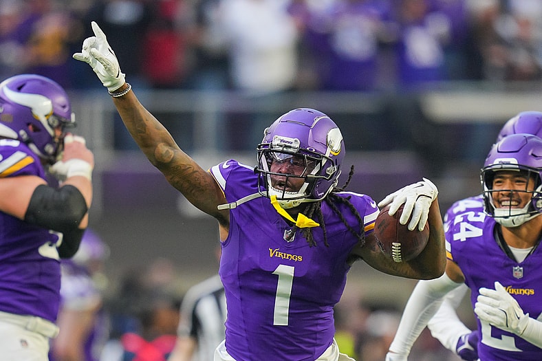 NFL: Arizona Cardinals at Minnesota Vikings