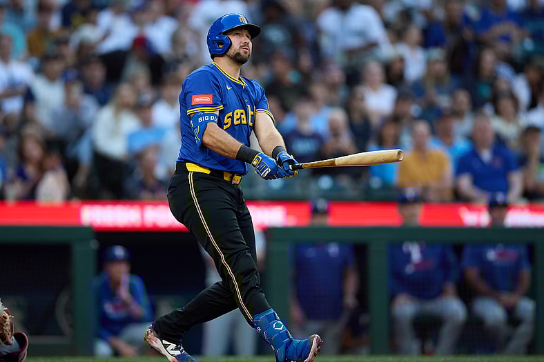 Seattle Mariners catcher Cal Raleigh