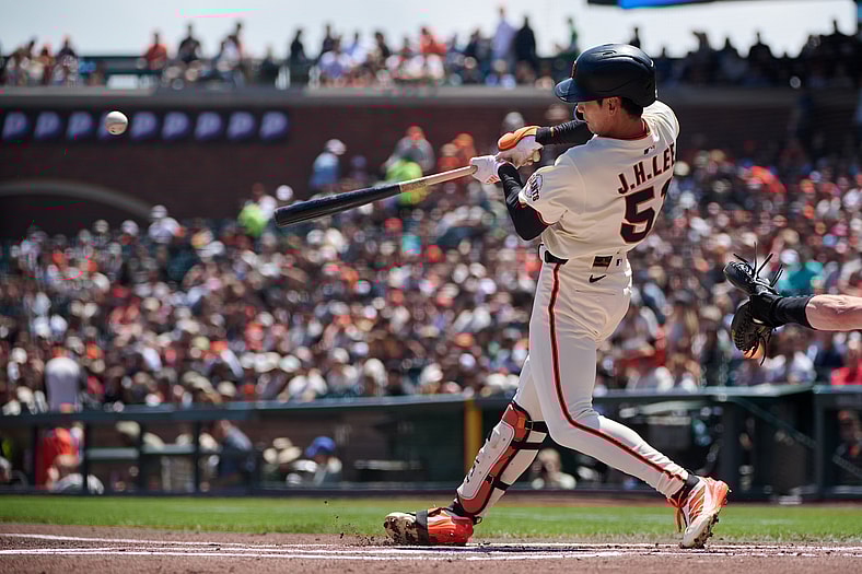 San Francisco Giants center fielder Jung Hoo Lee
