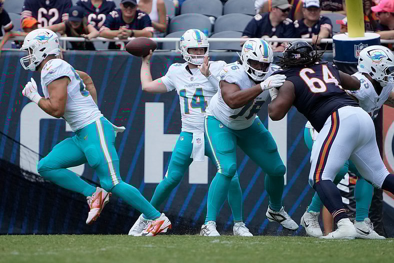 NFL: Miami Dolphins at Chicago Bears
