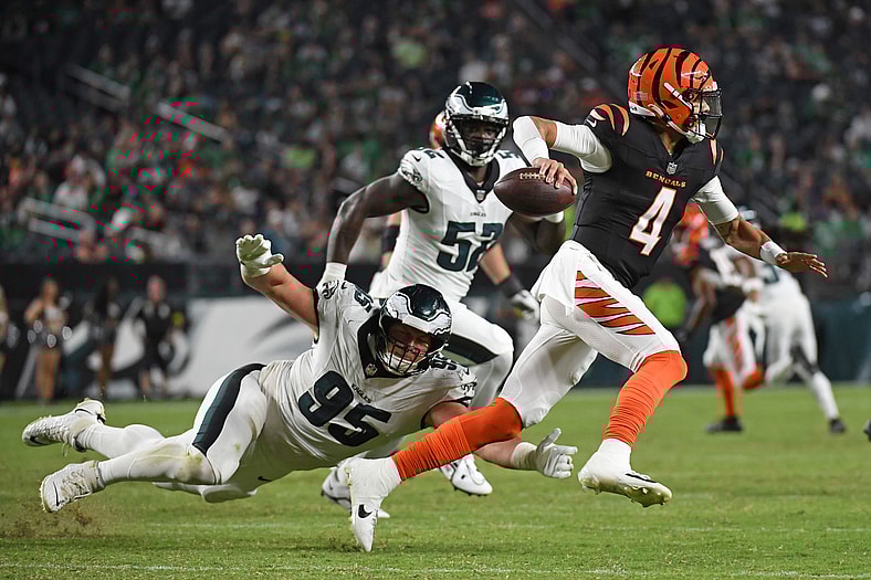 Philadelphia Eagles defensive tackle Ty Robinson