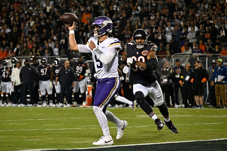 NFL: Minnesota Vikings at Chicago Bears