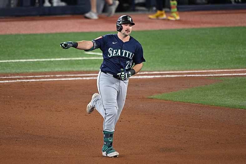 Seattle Mariners catcher Cal Raleigh
