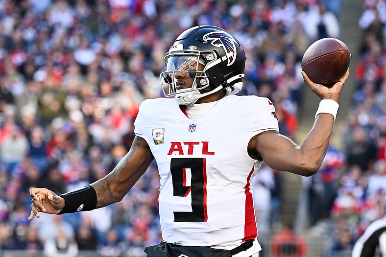 NFL: Atlanta Falcons at New England Patriots