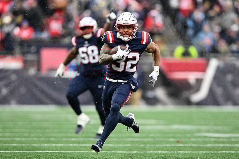 NFL: Buffalo Bills at New England Patriots