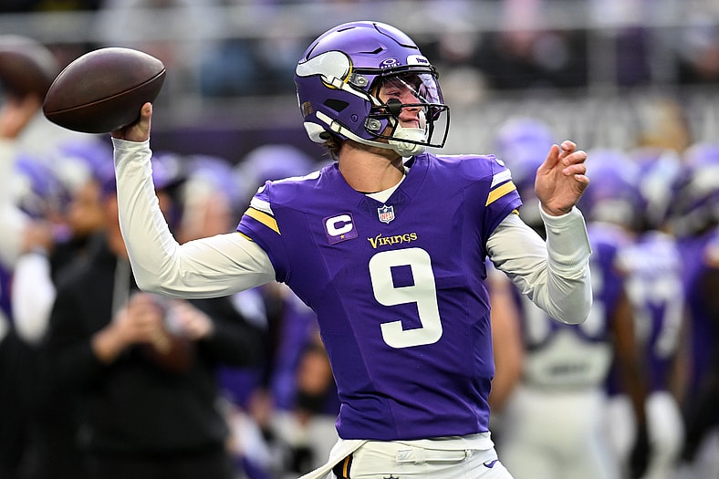 NFL: Washington Commanders at Minnesota Vikings