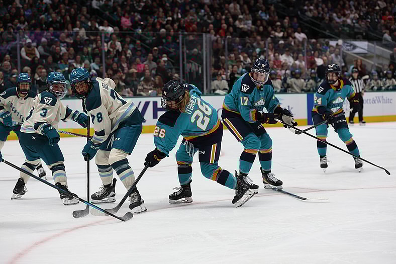 New York Sirens forwards Casey O'Brien and Taylor Girard generate pressure on a power play.