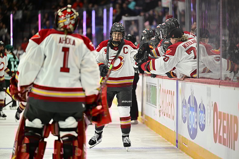 Ottawa Charge captain Brianne Jenner ties the game 1-1 in the third period against the Boston Fleet.