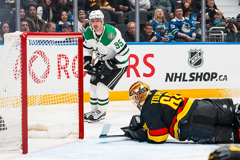 NHL: Dallas Stars at Vancouver Canucks