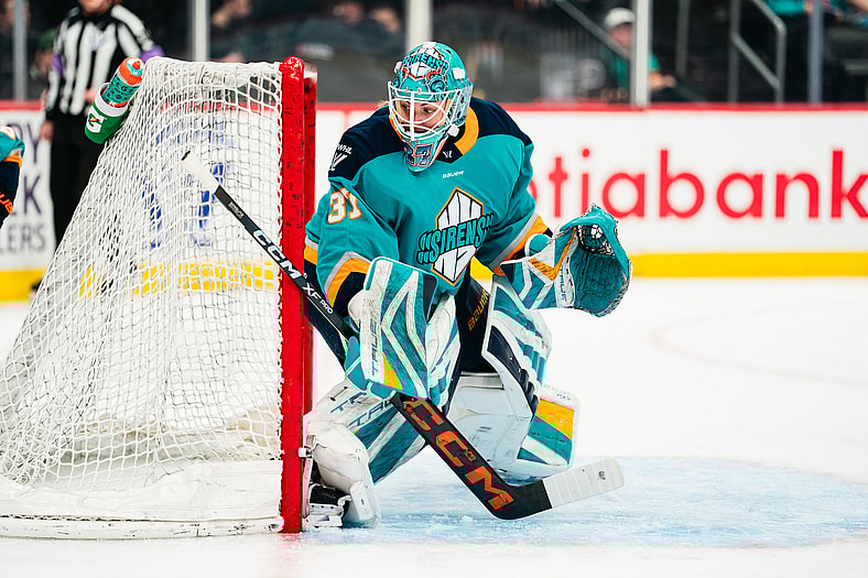 New York Sirens rookie goalie Callie Shanahan earns her first career win.