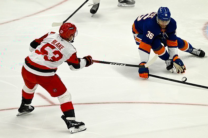 NHL: Carolina Hurricanes at New York Islanders