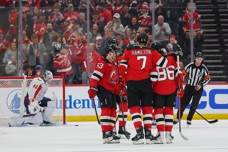 NHL: Washington Capitals at New Jersey Devils