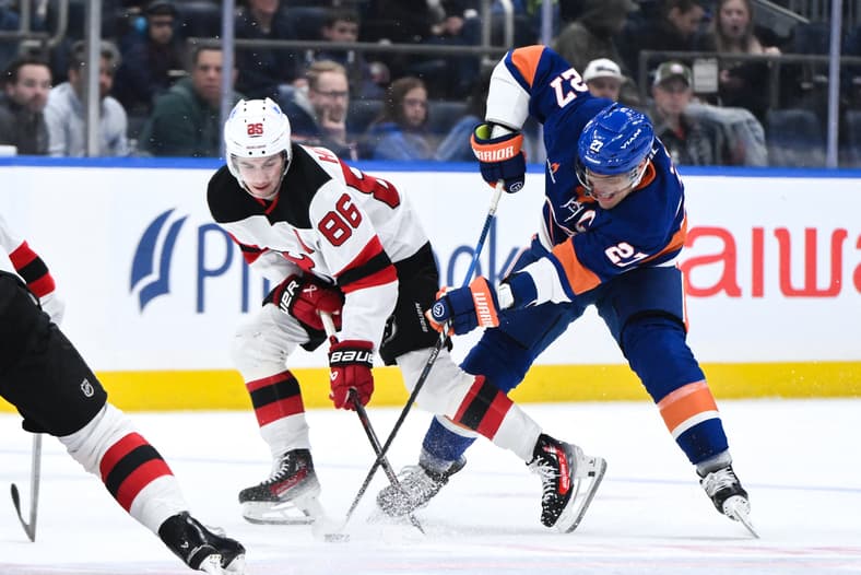 NHL: New Jersey Devils at New York Islanders