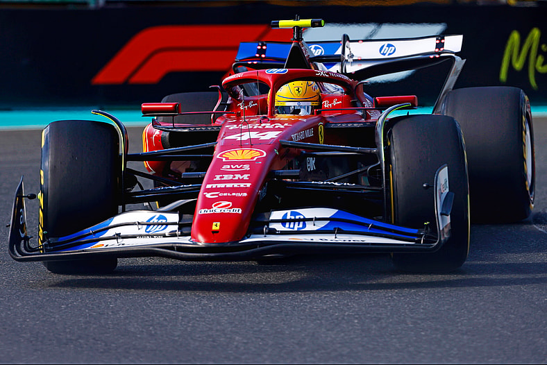 F1 Lewis Hamilton Ferrari