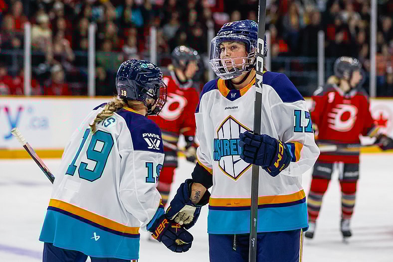 New York Sirens forwards Paetyn Levis and Taylor Girard.