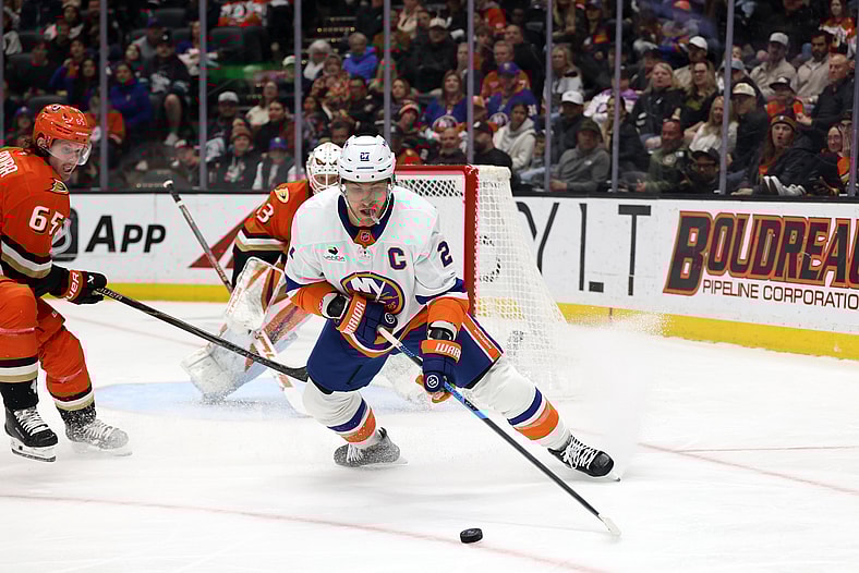 NHL: New York Islanders at Anaheim Ducks