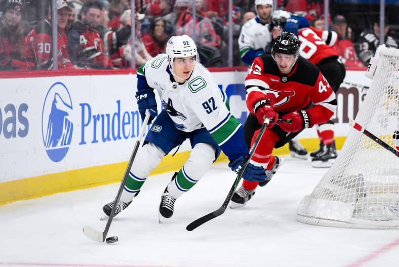 NHL: Vancouver Canucks at New Jersey Devils