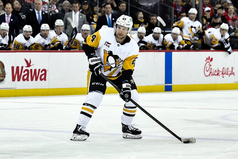 NHL: Pittsburgh Penguins at New Jersey Devils