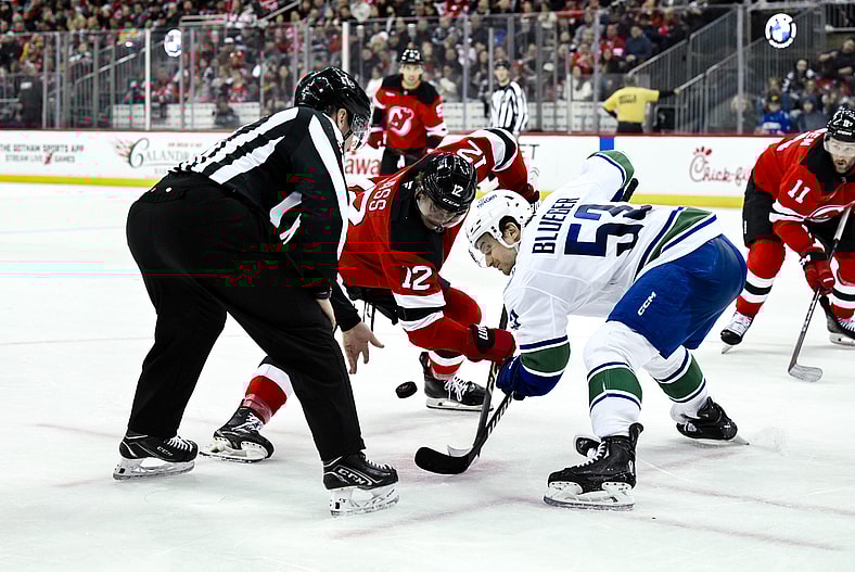 NHL: Vancouver Canucks at New Jersey Devils
