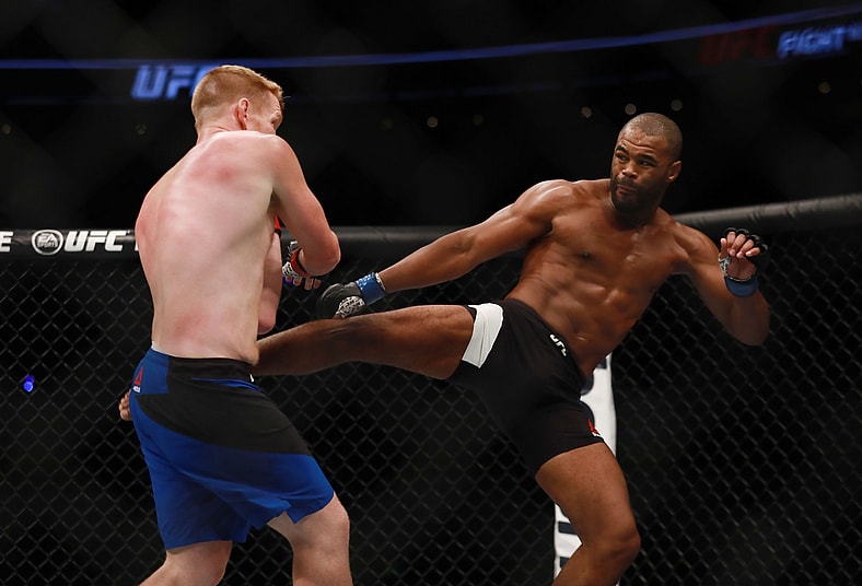 MMA: UFC Fight Night-Alvey vs Evans