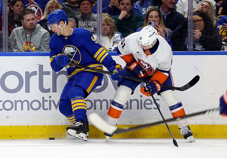 NHL: New York Islanders at Buffalo Sabres