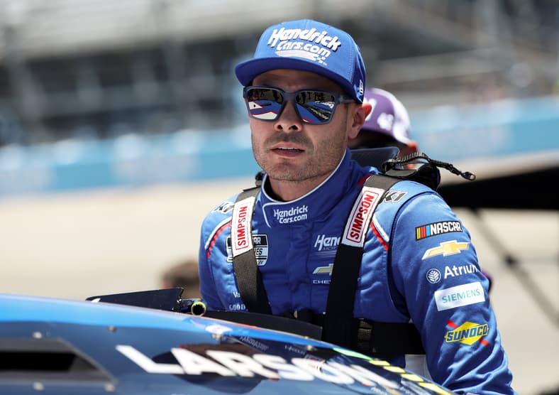 Kyle Busch, Kyle Larson