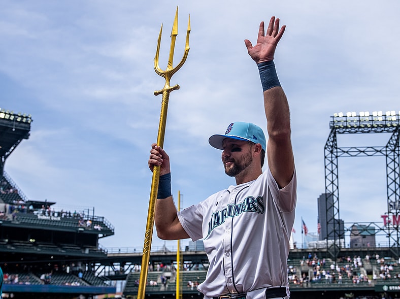 Seattle Mariners catcher Cal Raleigh