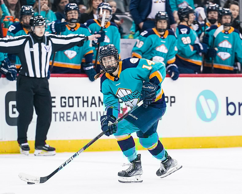 New York Sirens defender Jaime Bourbonnais