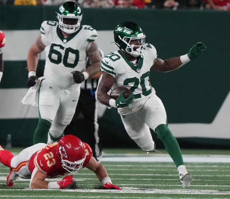 East Rutherford, NJ October 1, 2023 Drue Tranquill of the Chiefs misses Breece Hall of the Jets as he runs the ball in the second half. The New York Jets host the Kansas City Chiefs at MetLife Stadium in East Rutherford, NJ on October 1, 2023.